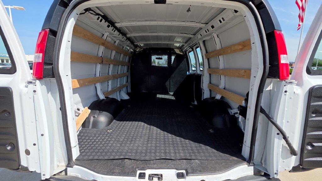 Used 2024 Chevrolet Express 2500 w/ Driver Convenience Package RWD image 15