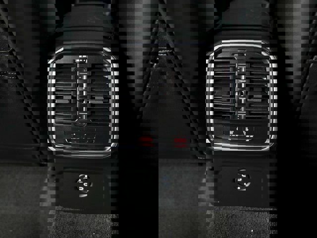 New 2026 Porsche Macan Turbo image 25