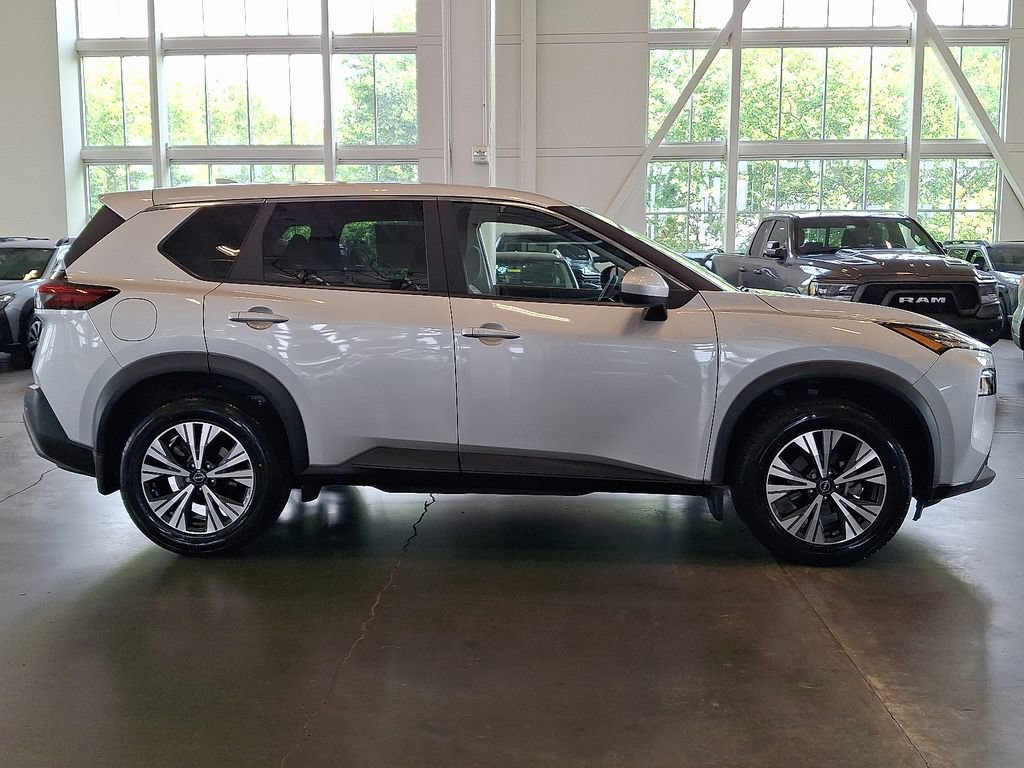 Used 2023 Nissan Rogue SV AWD/4WD image 10