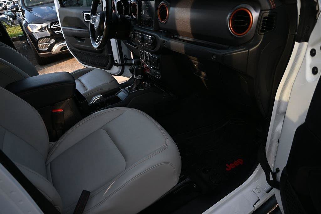 Used 2022 Jeep Gladiator Mojave w/ Cold Weather Group AWD/4WD image 22