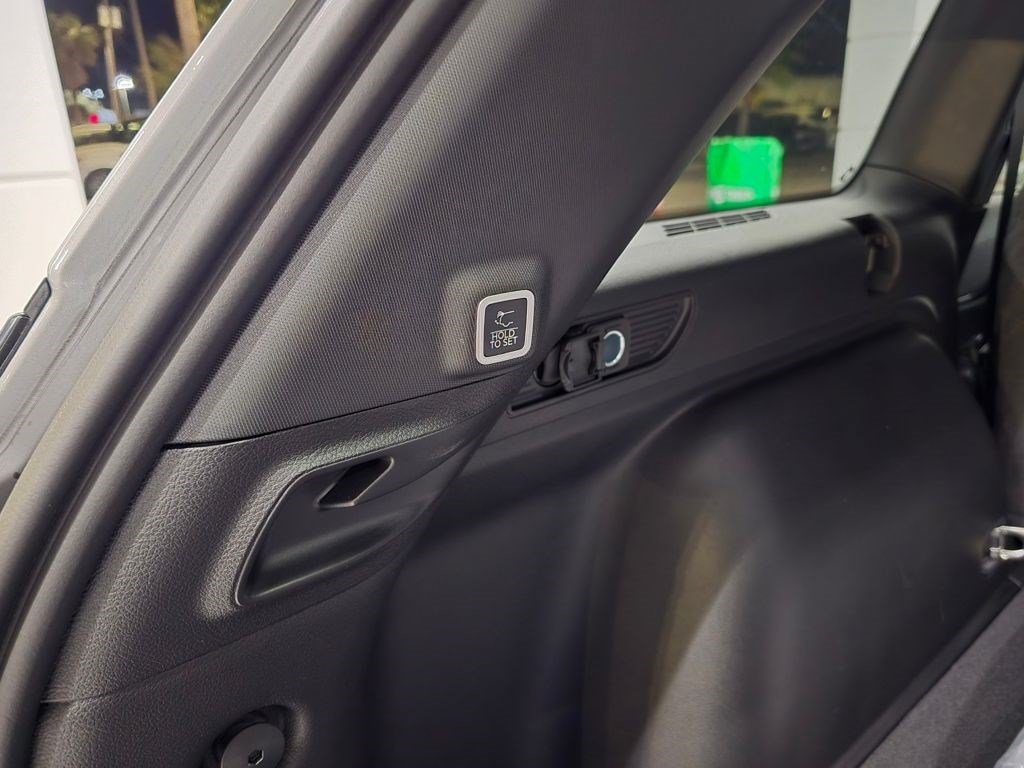 New 2025 Jeep Grand Cherokee Laredo w/ Luxury Tech Group I RWD image 36