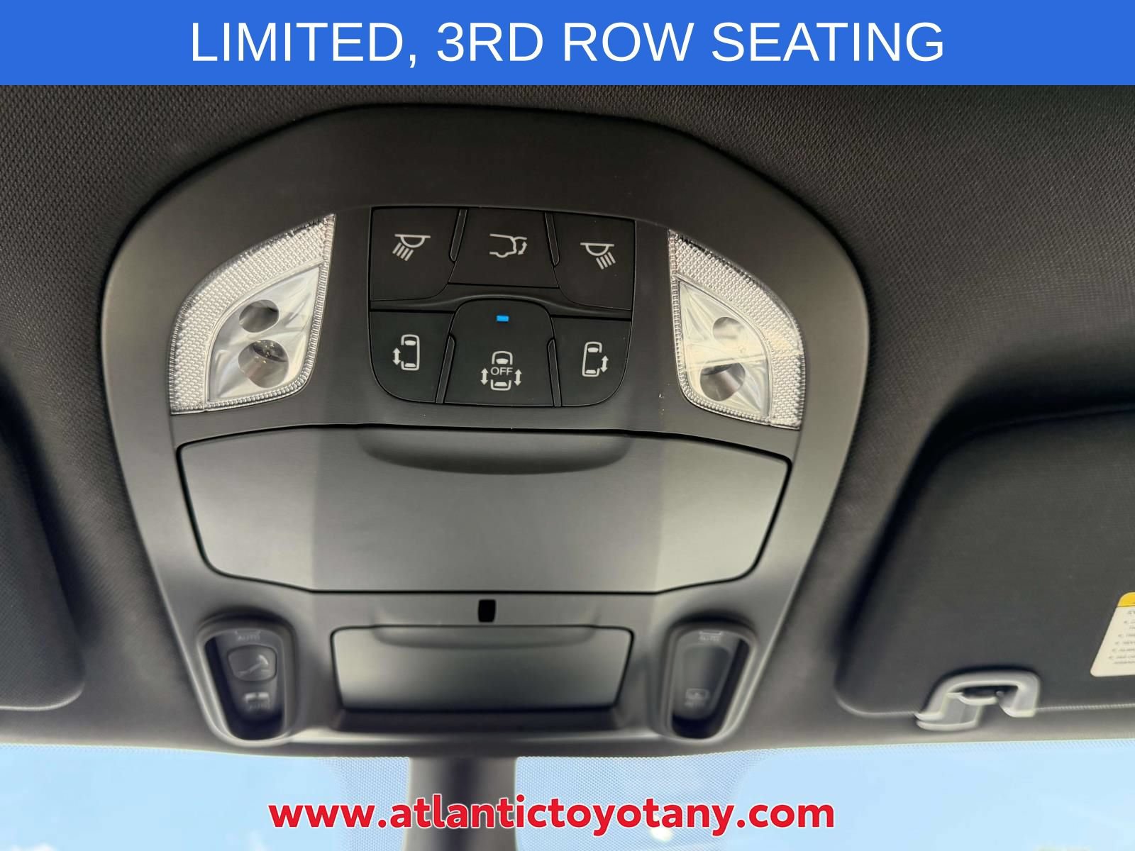 Used 2025 Chrysler Pacifica Limited FWD image 39