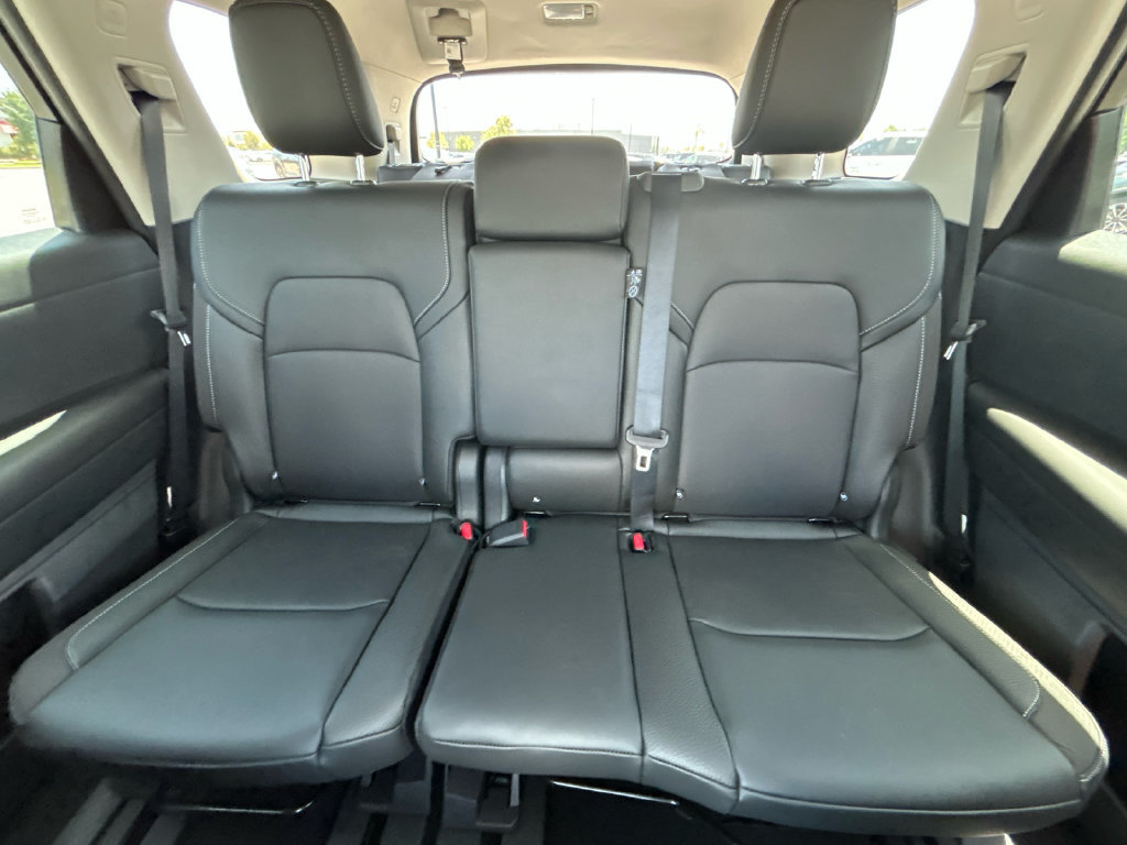 New 2026 Nissan Pathfinder SL FWD image 30