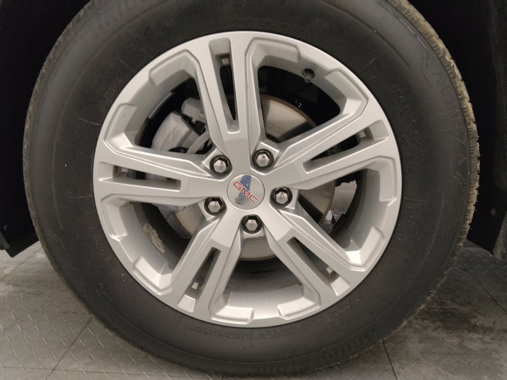 Used 2024 GMC Terrain SLE image 31