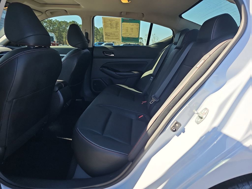 Used 2023 Nissan Altima 2.5 SR w/ SR Premium Package image 17