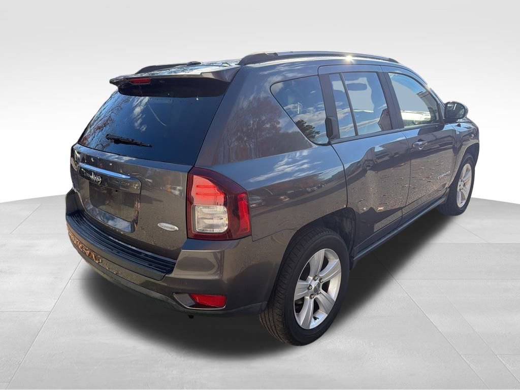 Used 2016 Jeep Compass Latitude image 6
