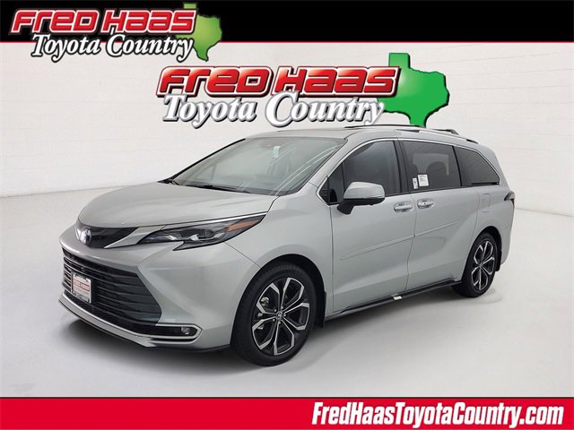 New 2025 Toyota Sienna Platinum