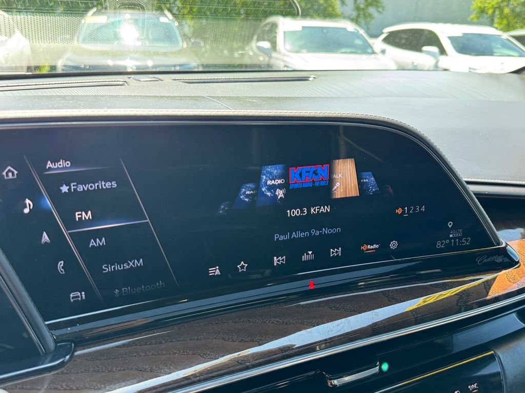 Used 2021 Cadillac Escalade Premium Luxury Platinum AWD/4WD image 28