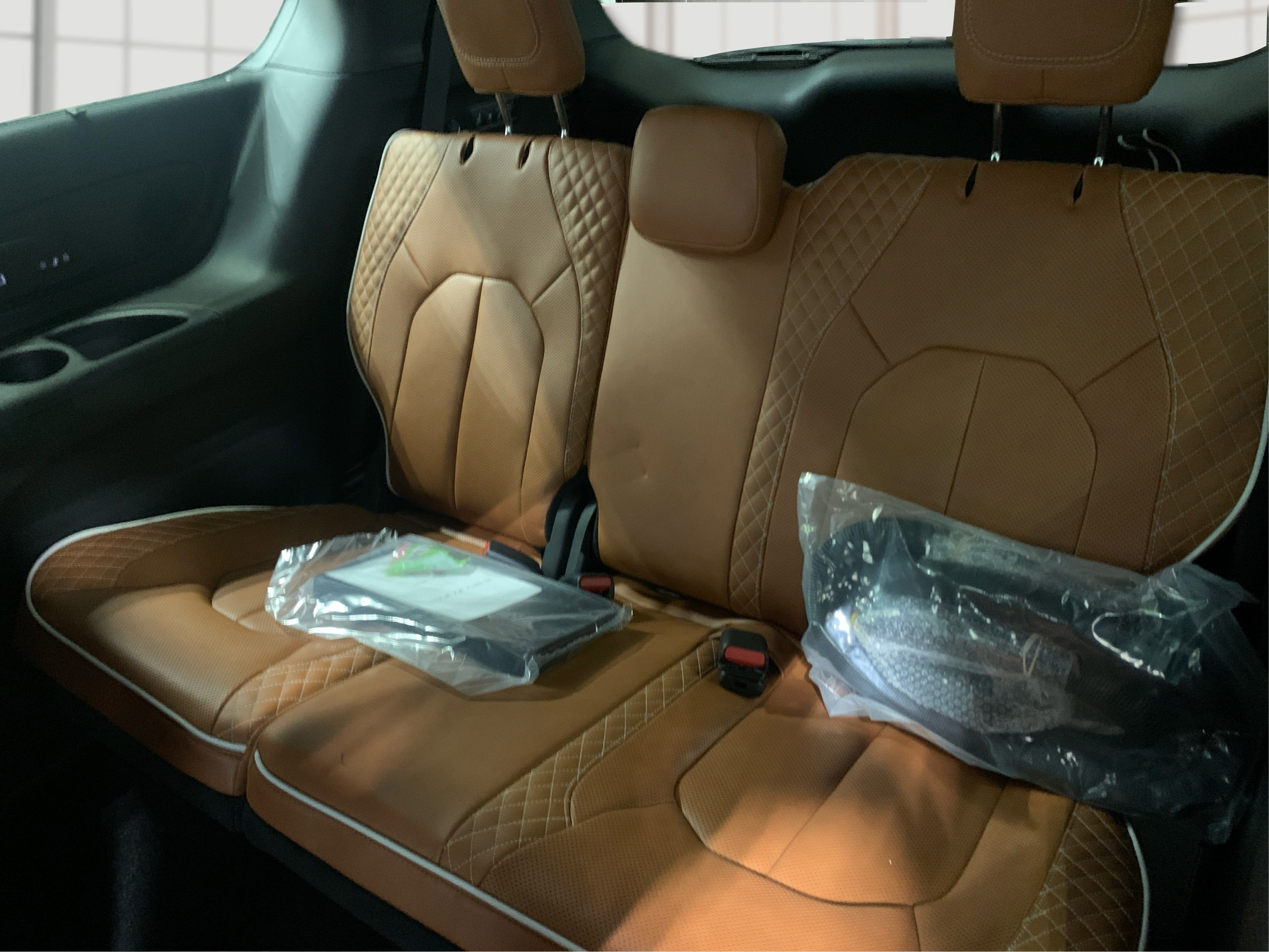 New 2026 Chrysler Pacifica Pinnacle AWD/4WD image 32