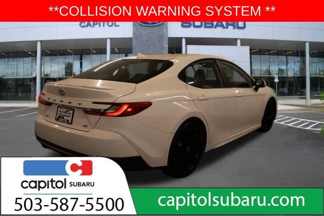 Used 2025 Toyota Camry SE image 3