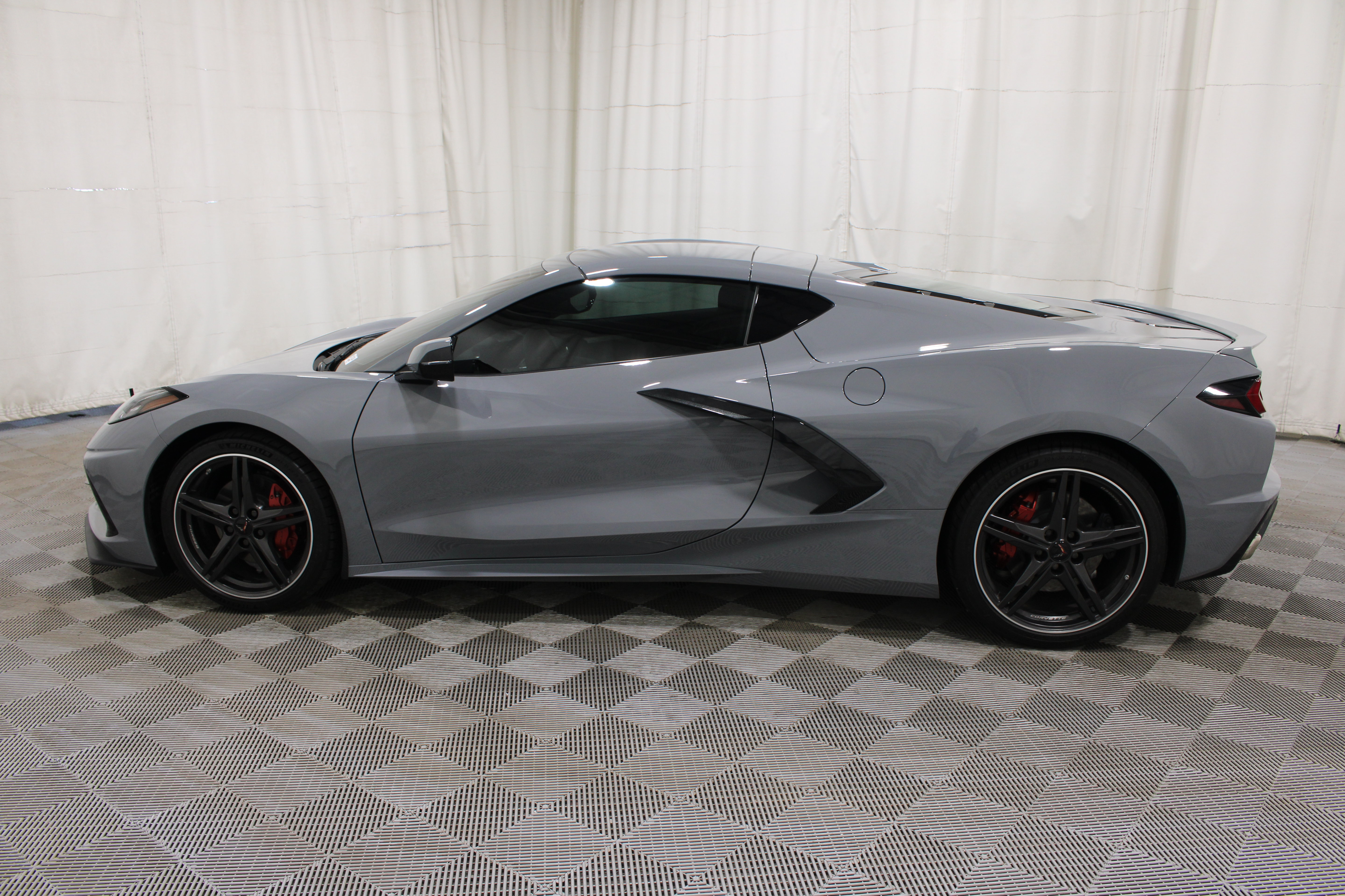 Used 2025 Chevrolet Corvette Stingray Preferred Cpe w/ 2LT RWD image 31