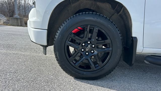 Certified 2022 Chevrolet Silverado 1500 RST w/ Redline Edition AWD/4WD image 10