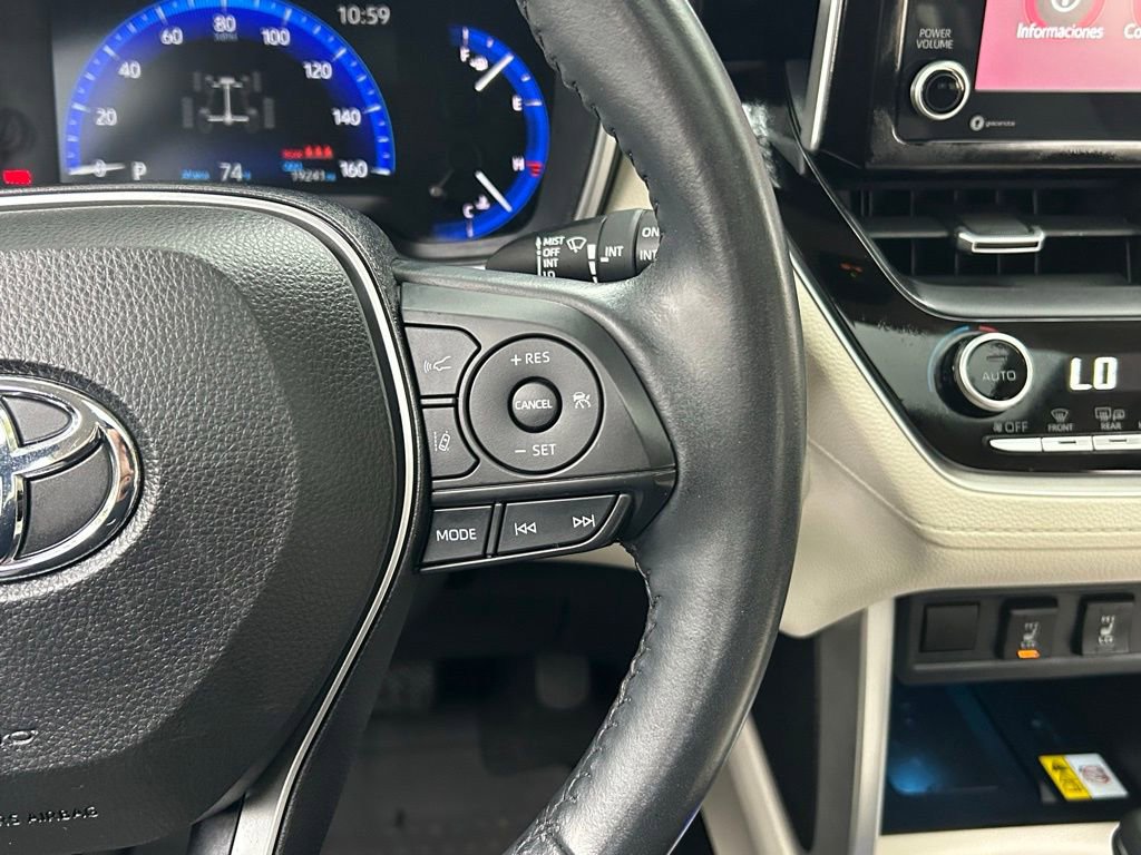 Used 2022 Toyota Corolla Cross XLE image 47