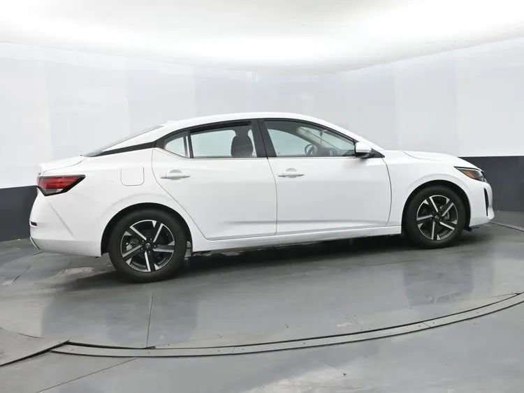 Used 2024 Nissan Sentra SV FWD image 4