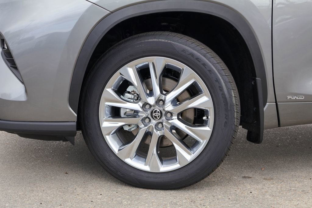 New 2026 Toyota Highlander Limited image 19