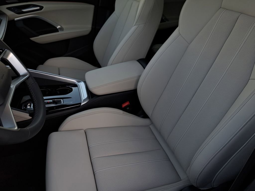 New 2025 Audi Q5 Prestige image 18