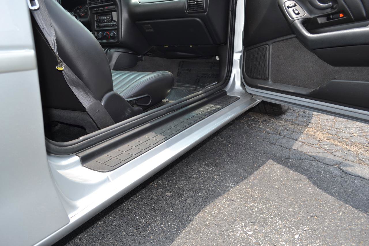 Used 2002 Chevrolet Camaro Z28 w/ SS Performance/Appearance Pkg image 34