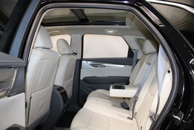 Certified 2022 Cadillac XT5 Premium Luxury image 12