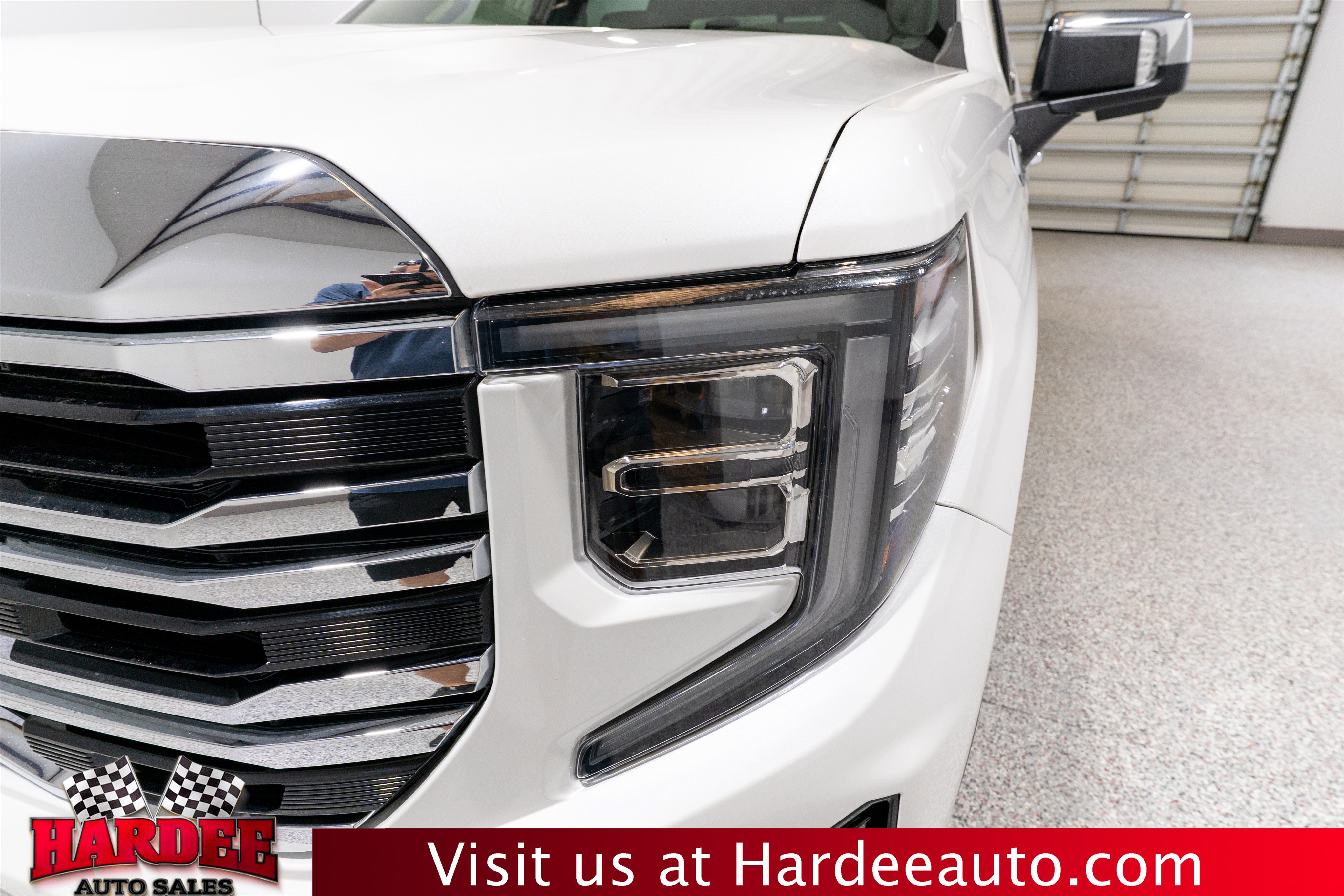 Used 2024 GMC Sierra 1500 SLT w/ SLT Convenience Package AWD/4WD image 8