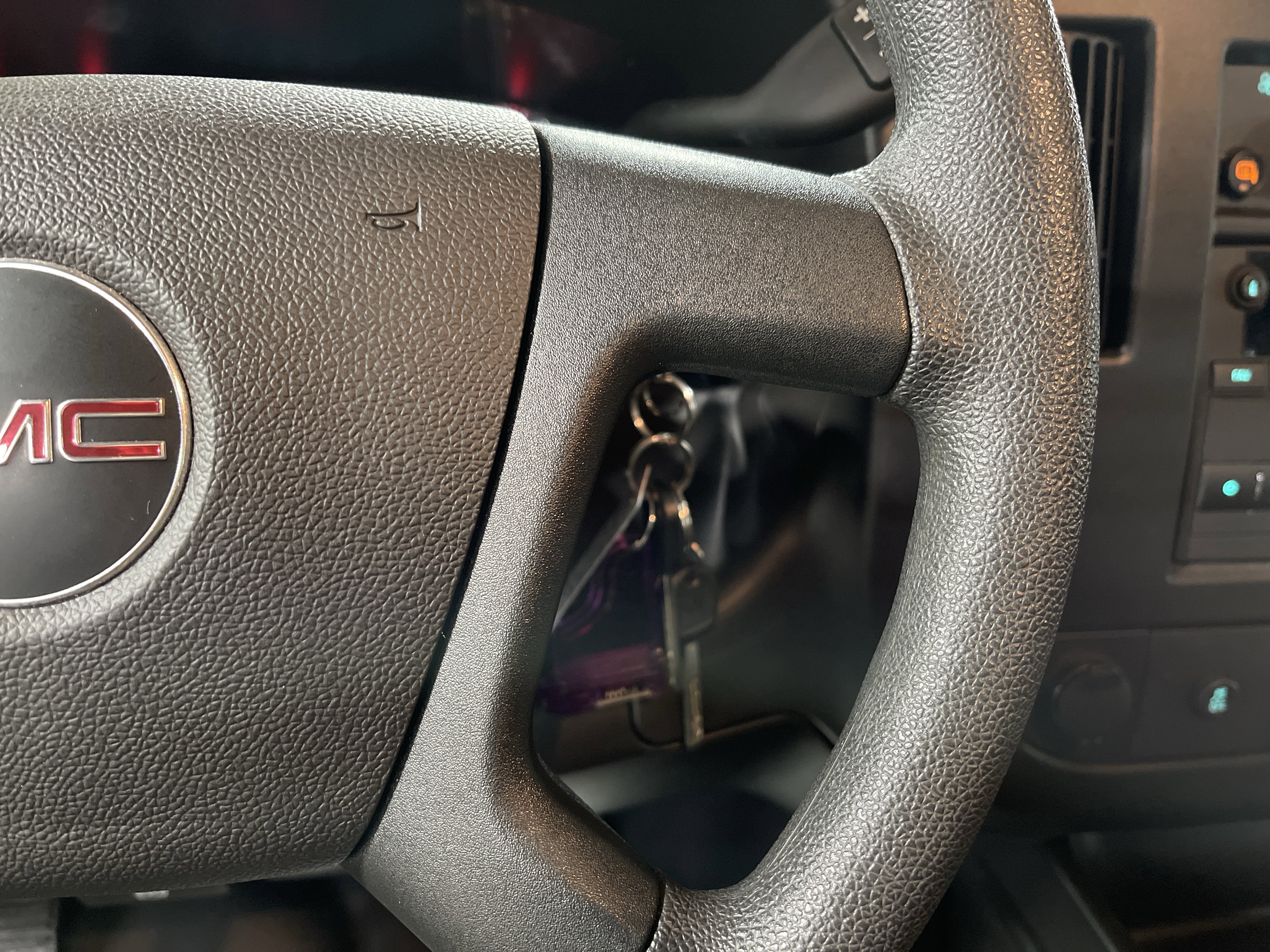 Used 2024 GMC Savana 2500 w/ Driver Convenience Package image 15