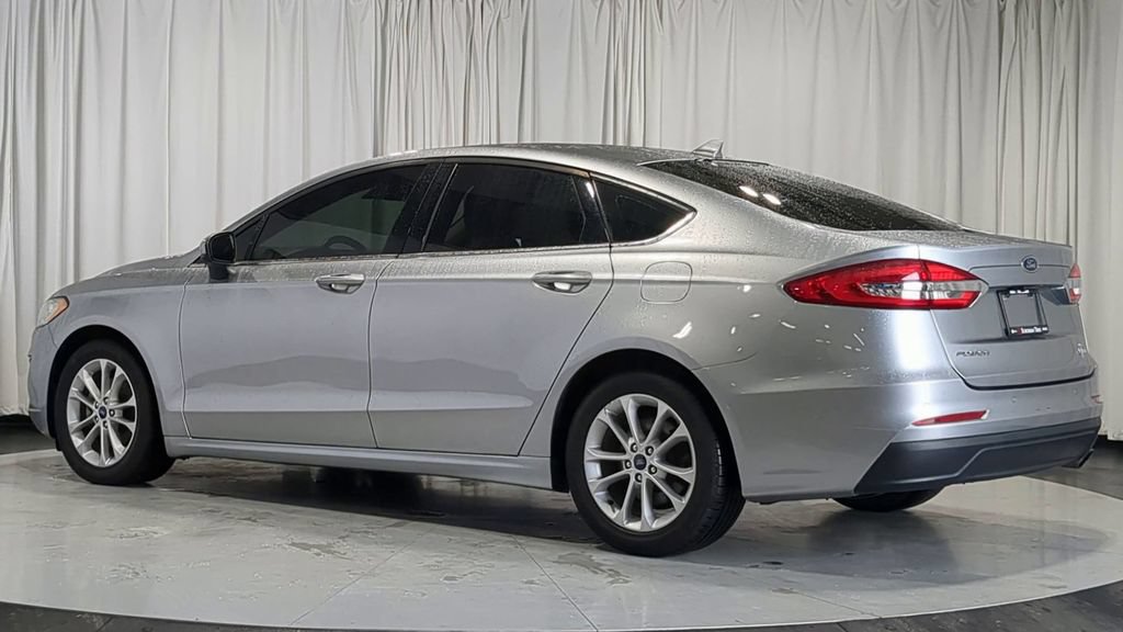 Used 2020 Ford Fusion SE FWD image 8
