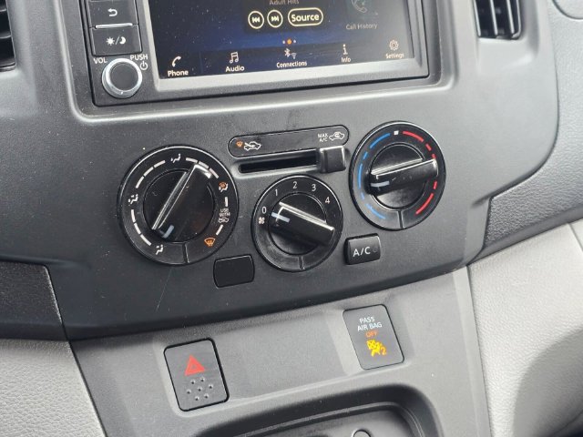 Used 2021 Nissan NV200 S FWD image 24