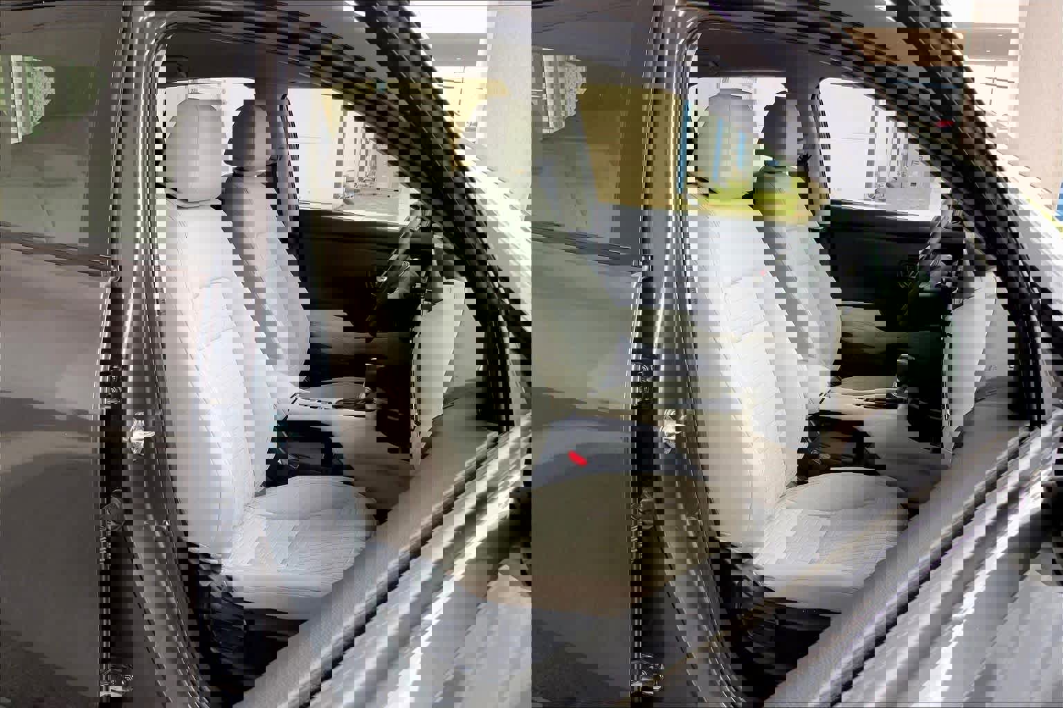 Used 2025 Honda HR-V LX image 9