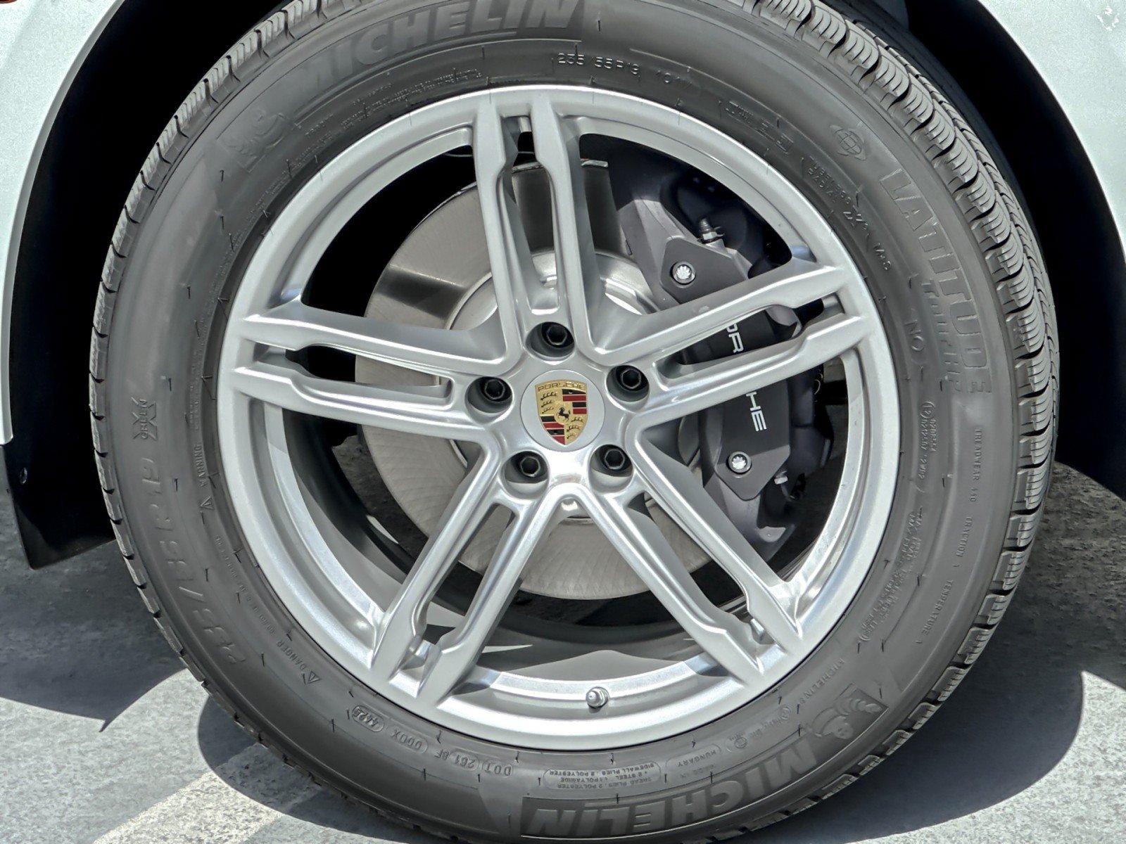New 2026 Porsche Macan AWD/4WD image 25