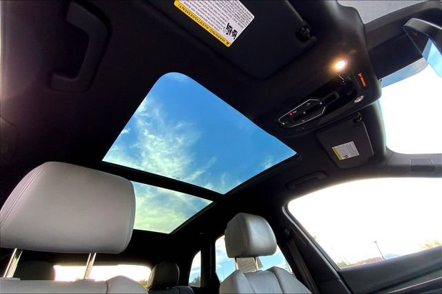 Used 2023 Audi SQ5 Premium Plus w/ Premium Plus Package image 32