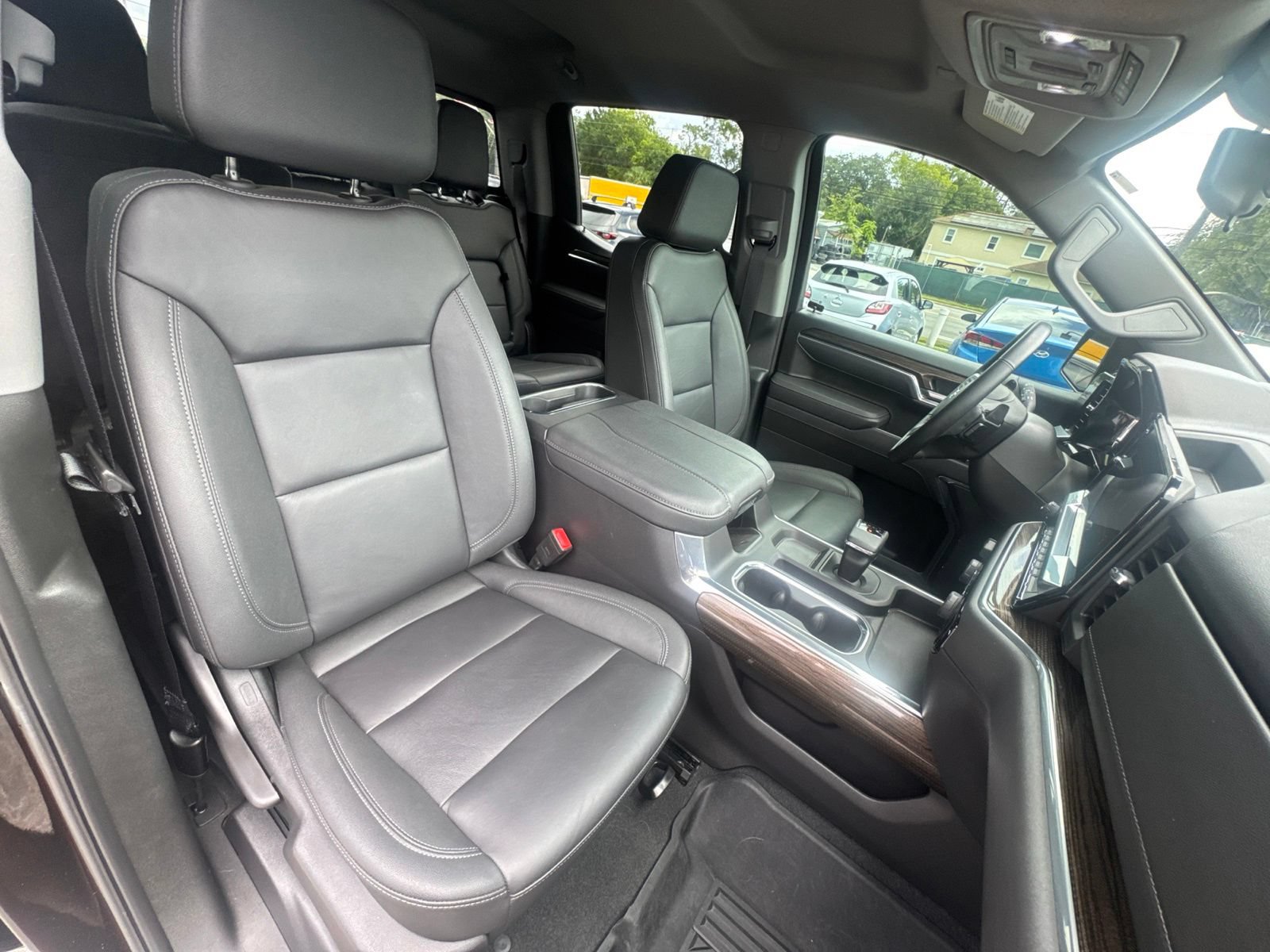 Used 2025 Chevrolet Silverado 1500 LT Trail Boss w/ LT Trail Boss Premium Package AWD/4WD image 18