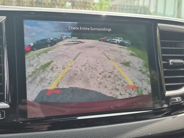 Used 2025 Chrysler Pacifica Select FWD image 17