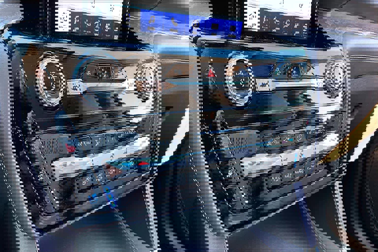 Used 2021 Ford Explorer Platinum w/ Equipment Group 601A image 34