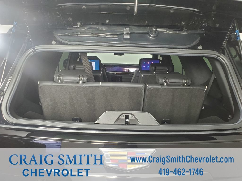 Used 2025 Cadillac Escalade Sport Platinum w/ LPO, Floor Liner Package AWD/4WD image 15