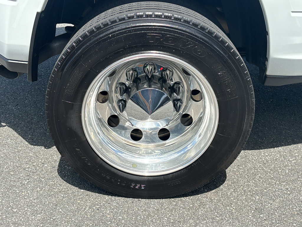 Used 2024 RAM 3500 Tradesman w/ Chrome Appearance Group AWD/4WD image 31