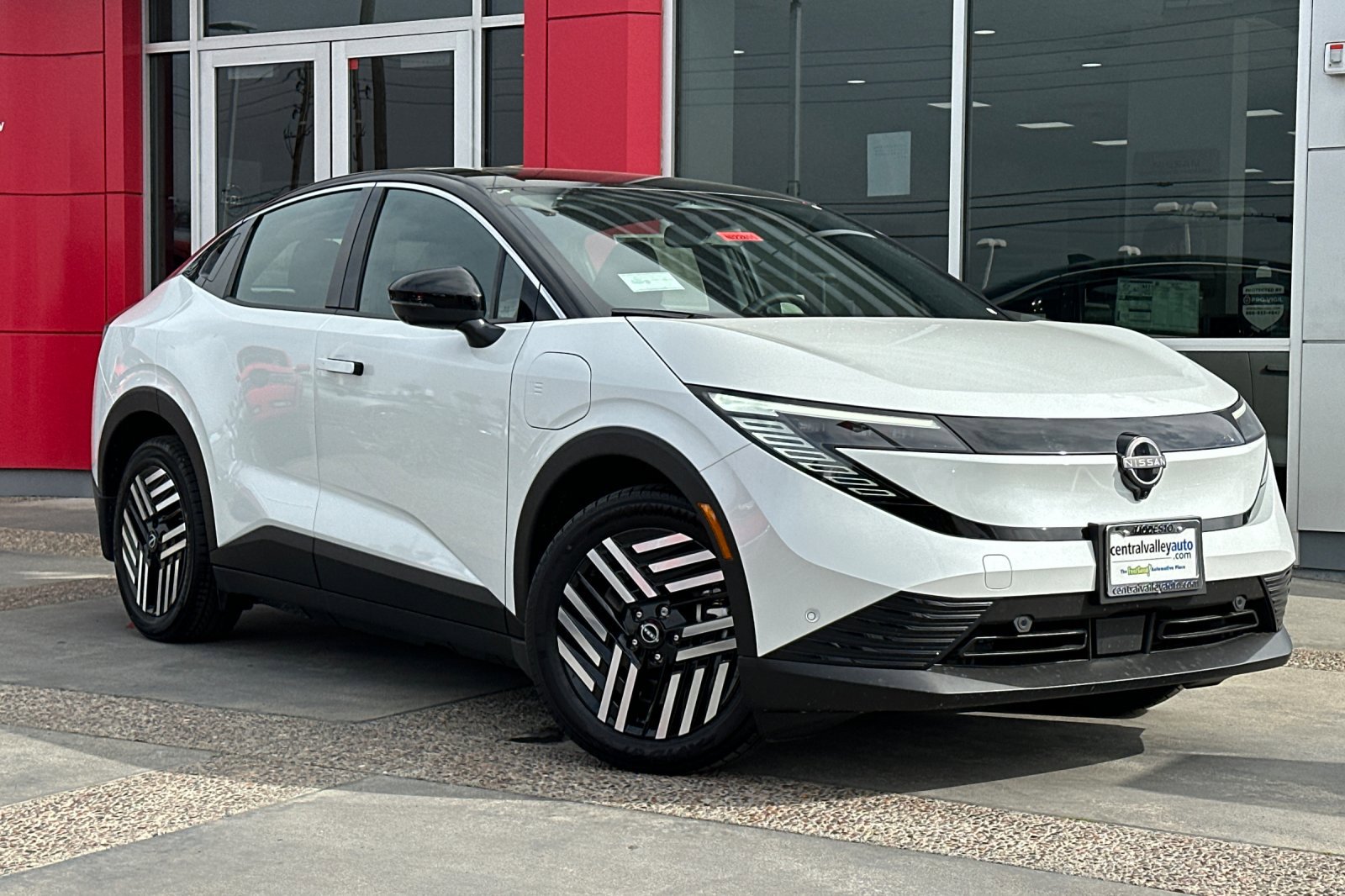 New 2026 Nissan Leaf SV+ w/ Illuminated Package FWD image 2