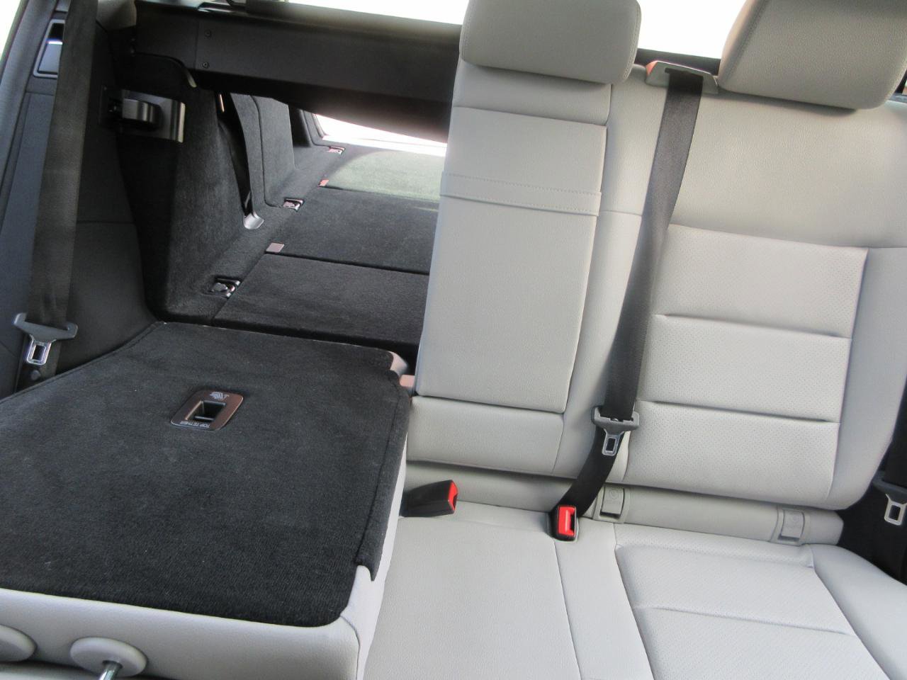 Used 2013 Mercedes-Benz E 350 4MATIC Wagon image 33