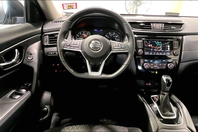 Used 2019 Nissan Rogue SV w/ Premium Package image 8
