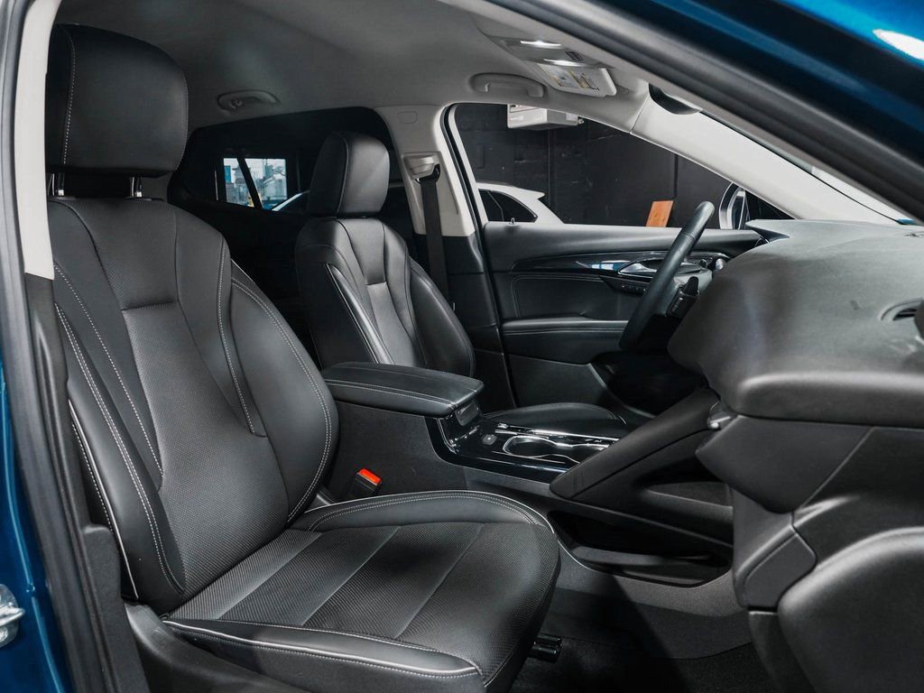 Used 2023 Buick Envision Essence image 37