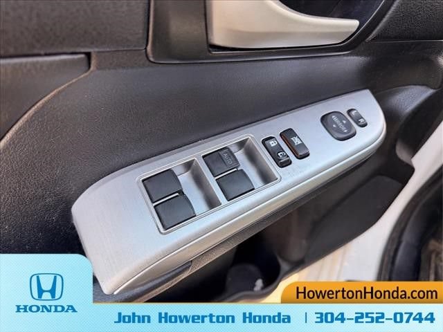 Used 2013 Toyota Camry SE FWD image 10