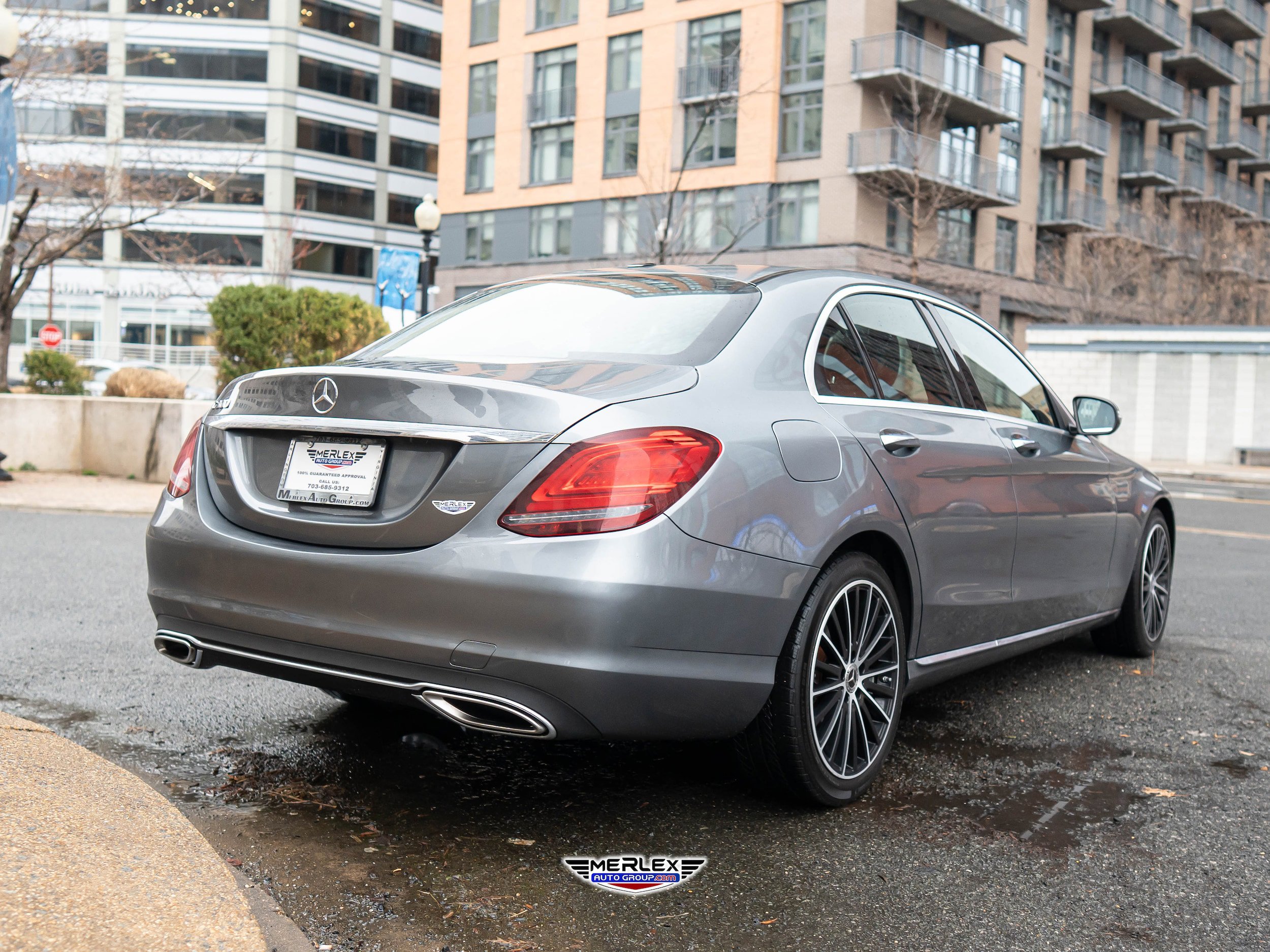 Used 2021 Mercedes-Benz C 300 Sedan w/ Premium Package image 7