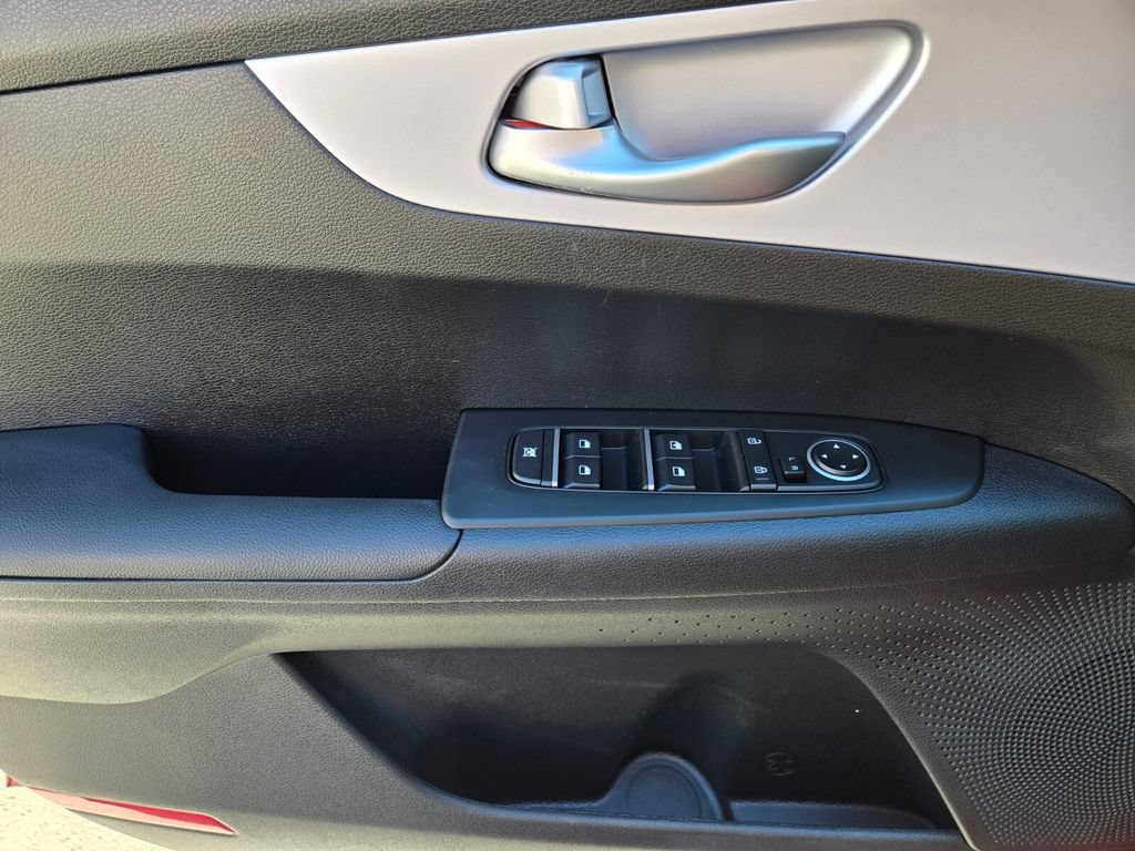 Used 2024 Kia Forte LXS FWD image 15