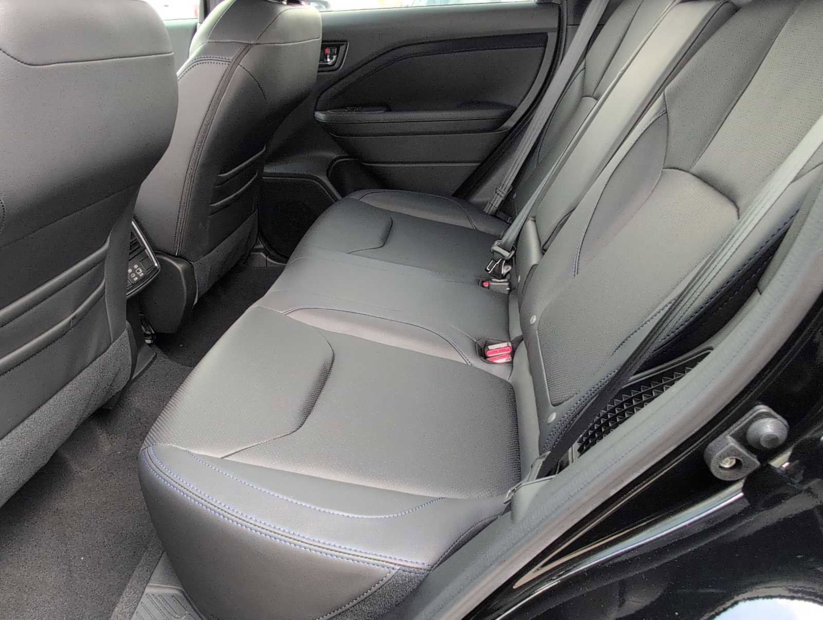 Certified 2025 Subaru Forester Limited w/ Popular Package image 19