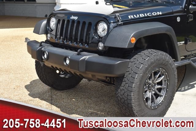 Used 2018 Jeep Wrangler Unlimited Rubicon w/ Connectivity Group AWD/4WD image 36