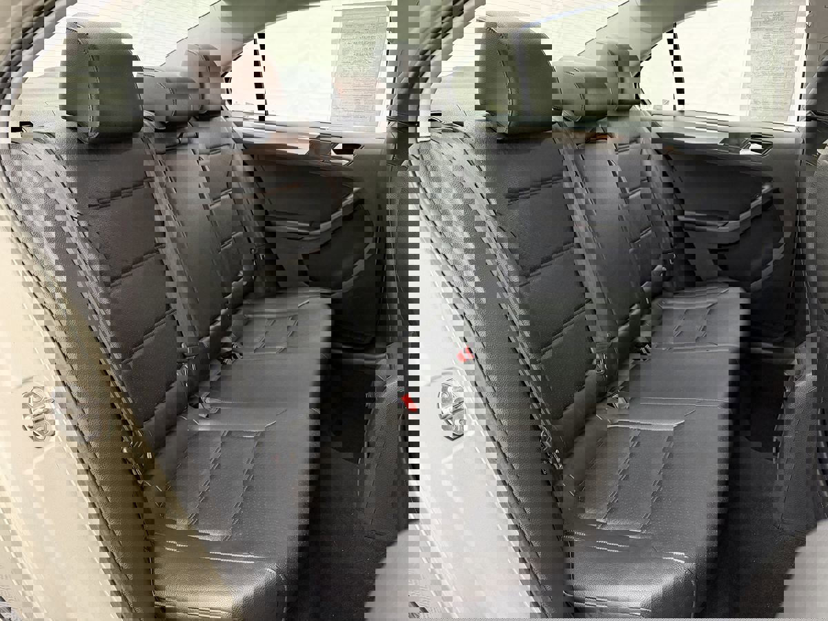 Used 2015 Volkswagen Jetta SE image 18