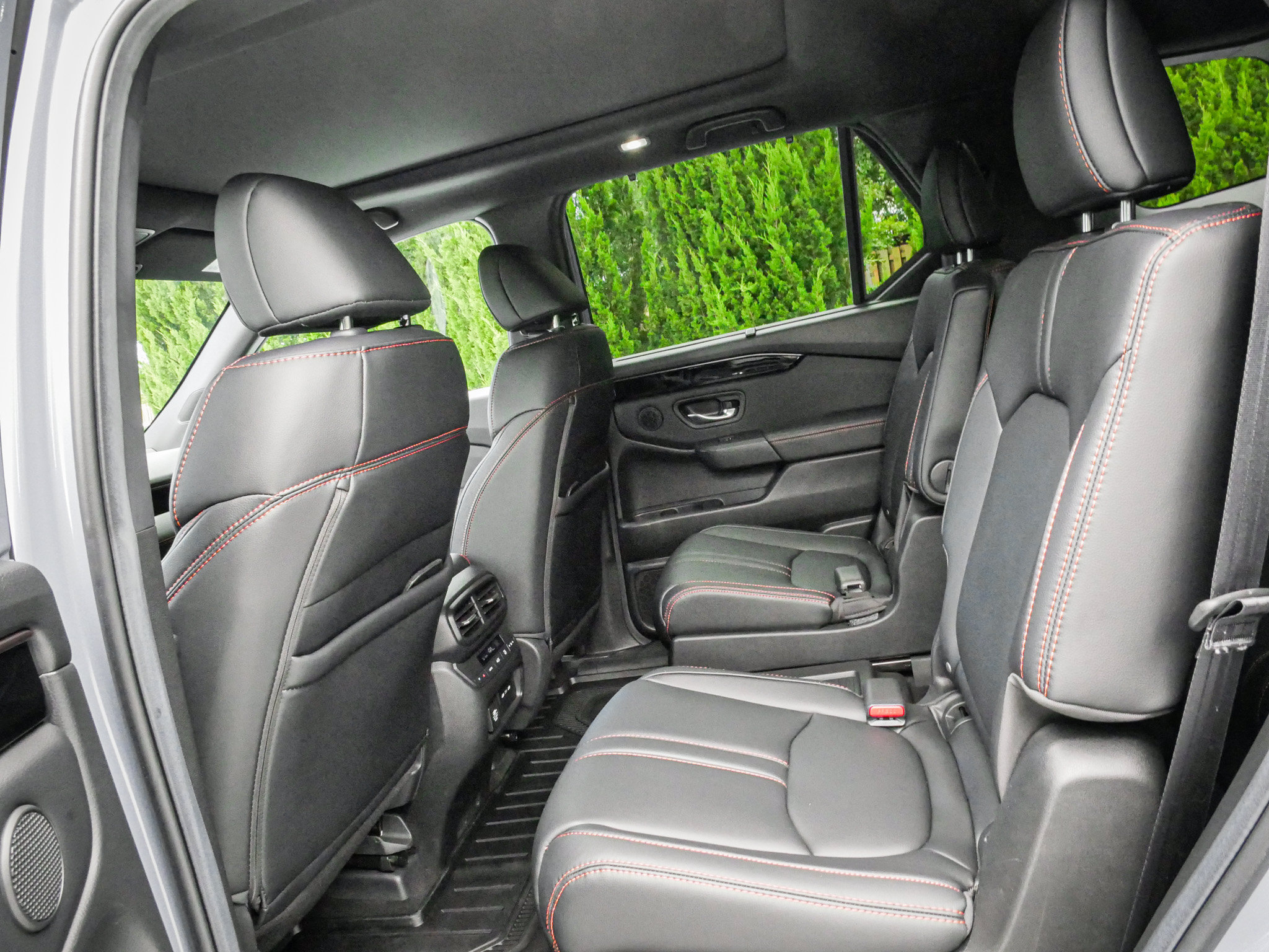 Used 2025 Honda Pilot TrailSport image 30
