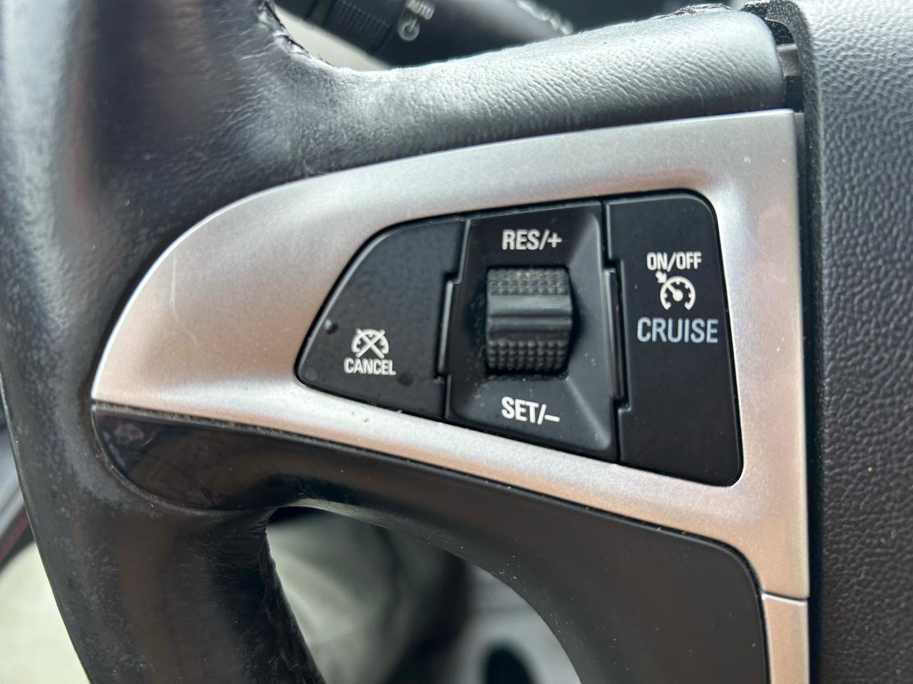 Used 2014 Chevrolet Equinox LT w/ Driver Convenience Package image 18