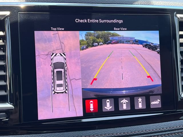 Used 2025 Chrysler Pacifica Pinnacle w/ Trailer Tow Group AWD/4WD image 34