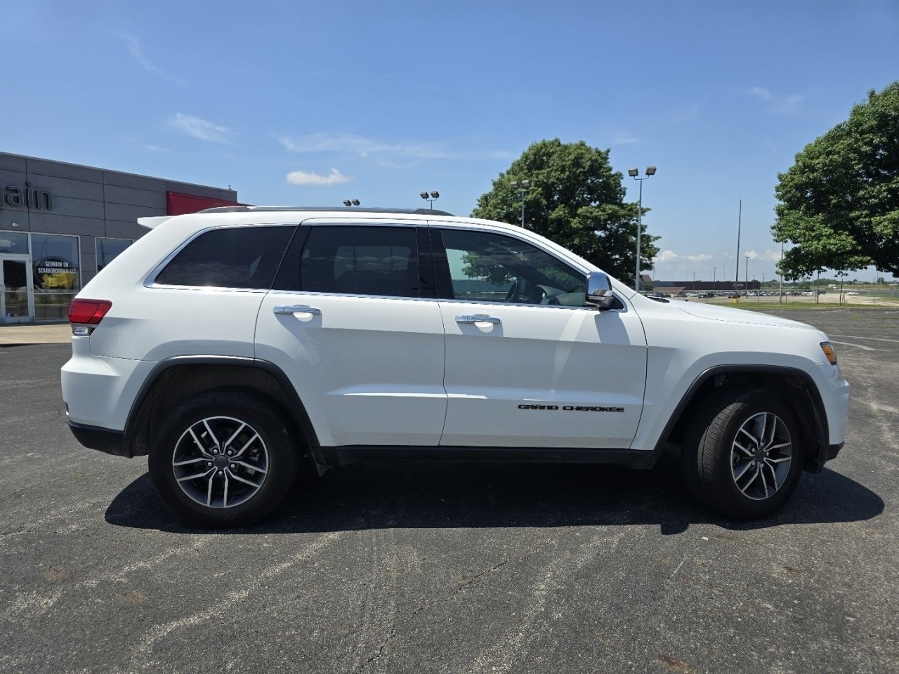 Used 2021 Jeep Grand Cherokee Limited AWD/4WD image 18