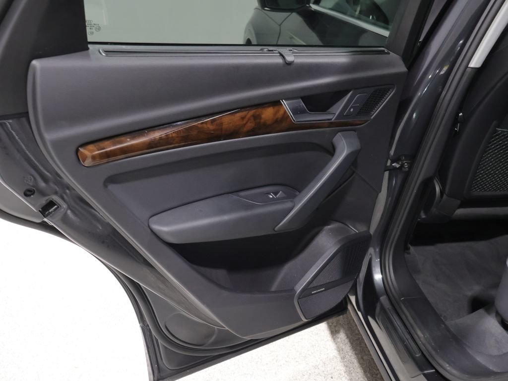 Used 2018 Audi Q5 2.0T Premium Plus w/ Premium Plus Package AWD/4WD image 20