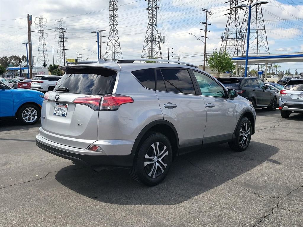 Used 2016 Toyota RAV4 LE image 27